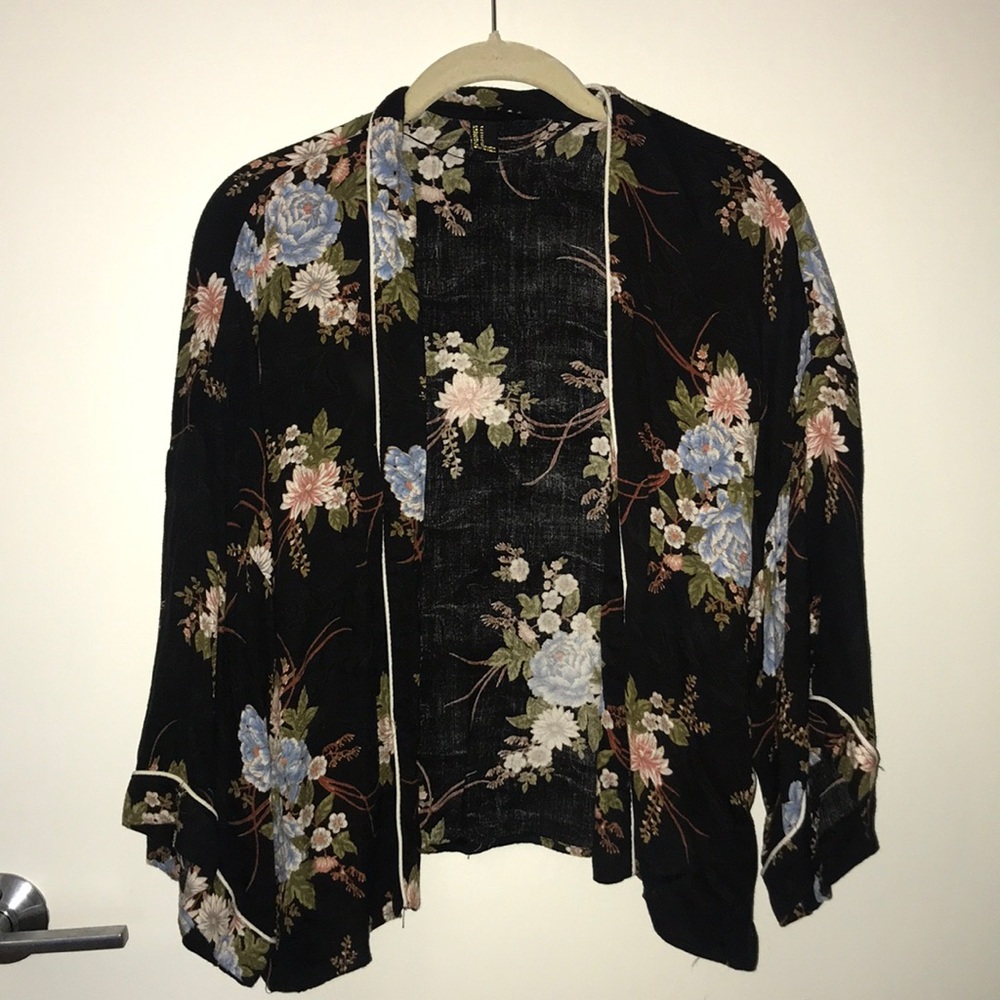 Floral half sleeve kimono